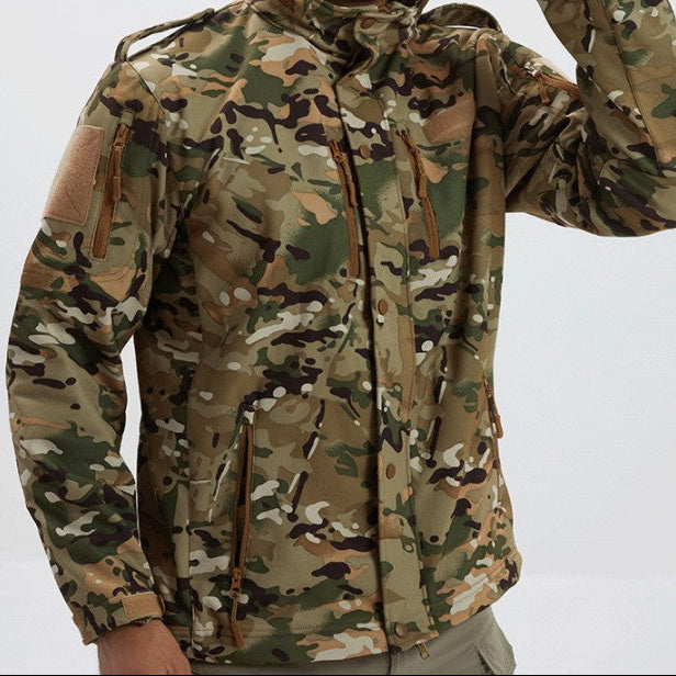 Experience the Outdoors Like Never Before with Our Men’s Camouflage Fleece Soft Shell Waterproof Jacket